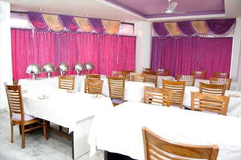 Hotel Karat 87 Inn New Delhi Extérieur photo