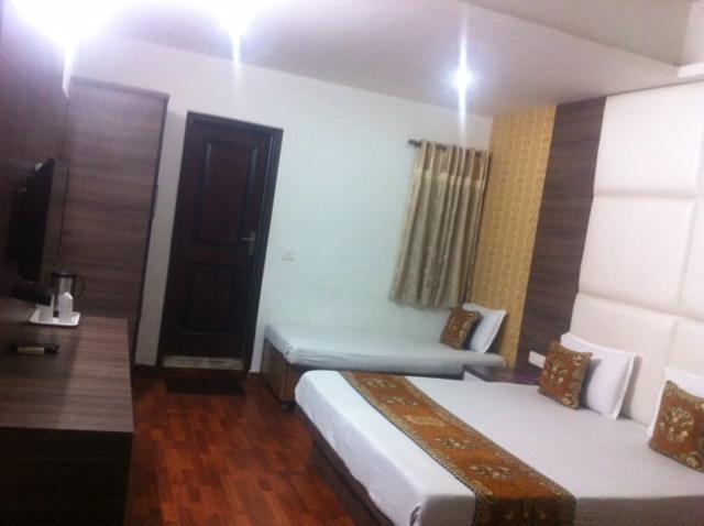 Hotel Karat 87 Inn New Delhi Extérieur photo