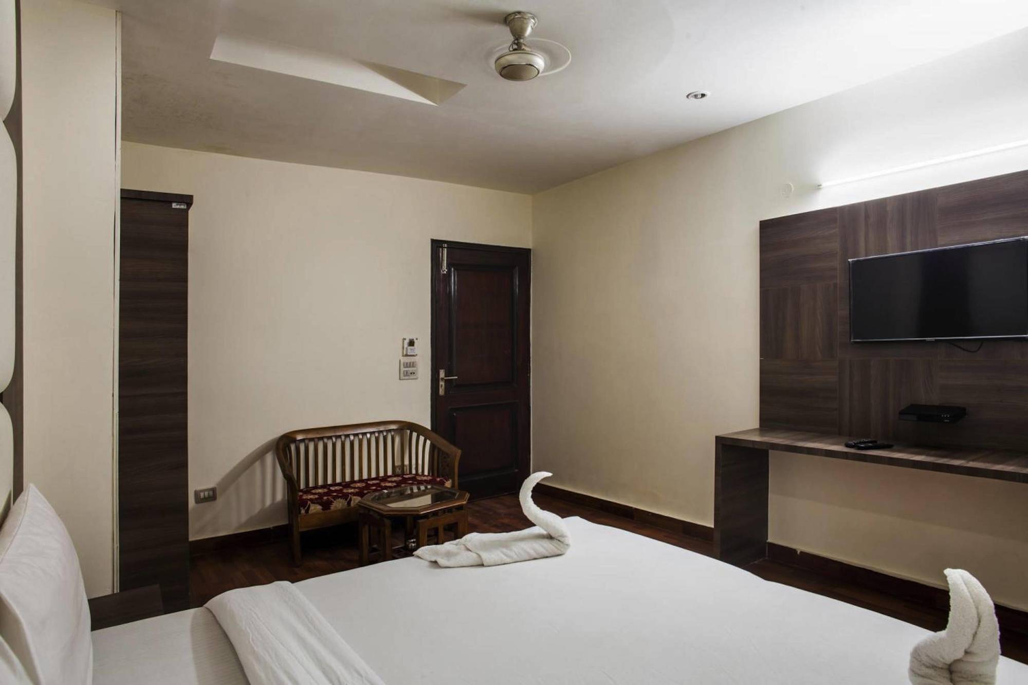 Hotel Karat 87 Inn New Delhi Extérieur photo