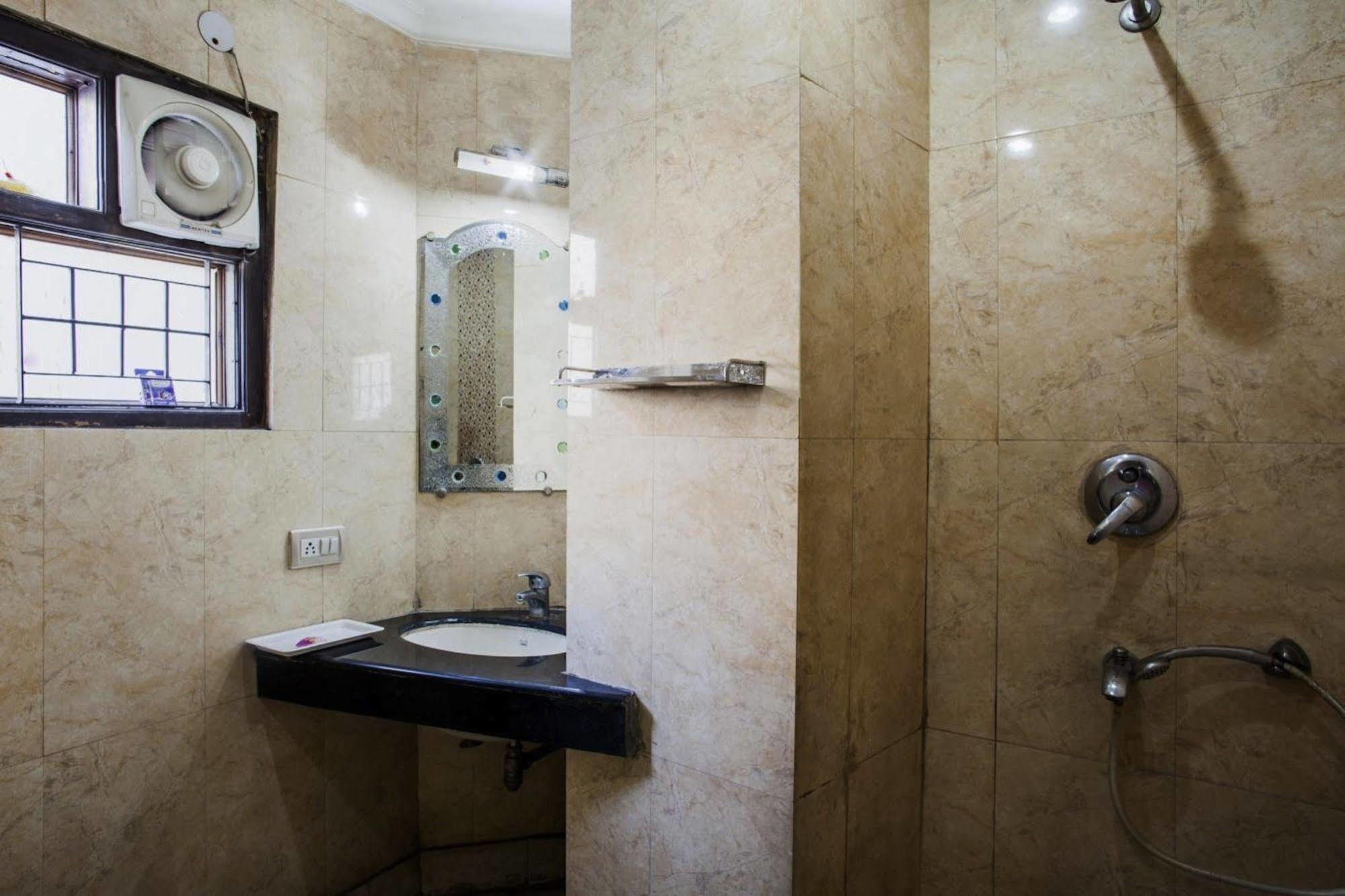 Hotel Karat 87 Inn New Delhi Extérieur photo