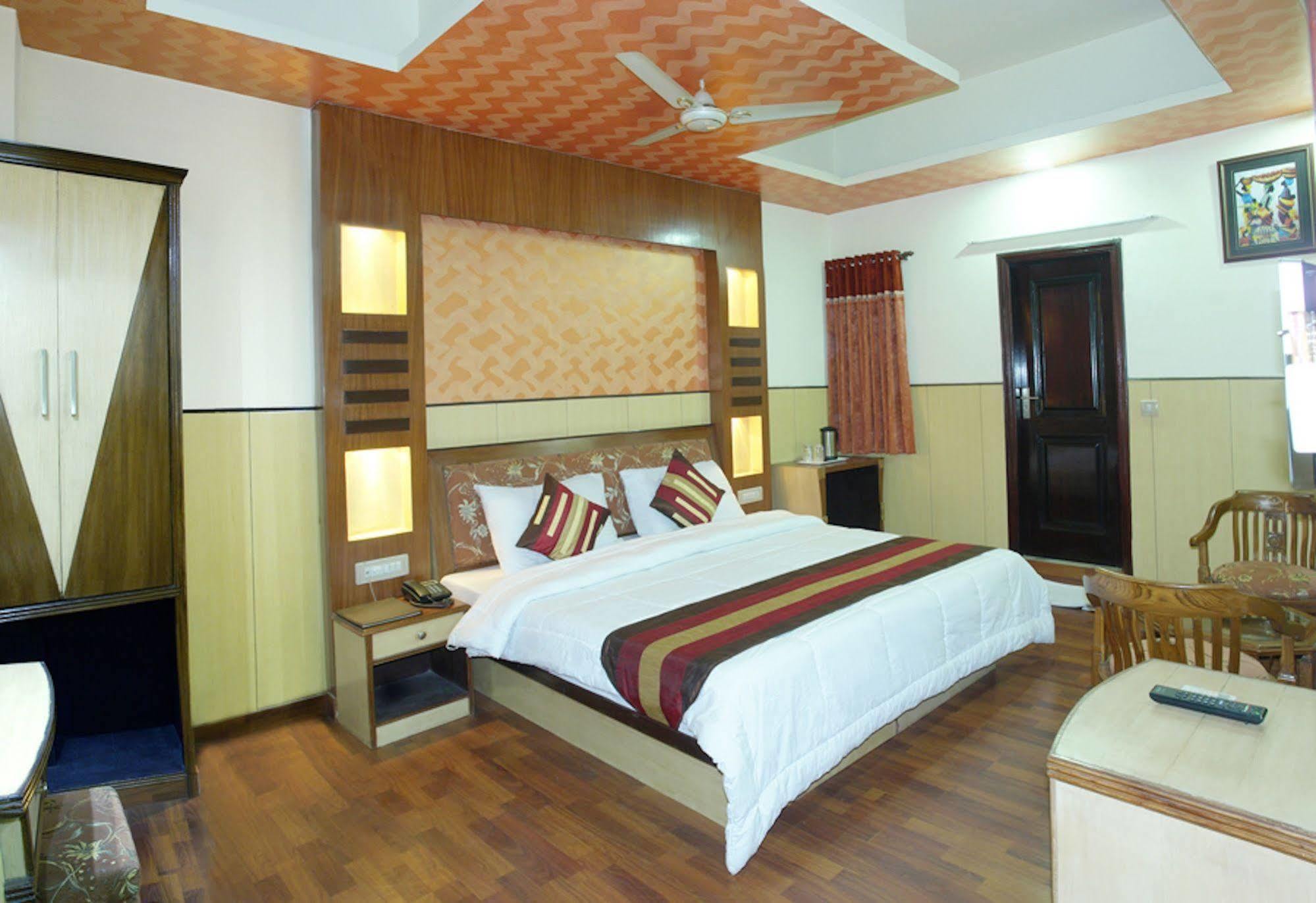 Hotel Karat 87 Inn New Delhi Extérieur photo